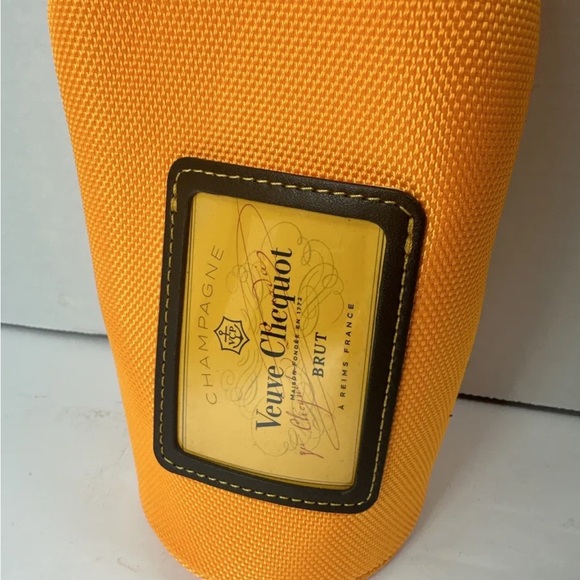 Veuve Cliquot Champagne Orange Bottle Sleeve Carrier with Zipper . - Picture 2 of 5